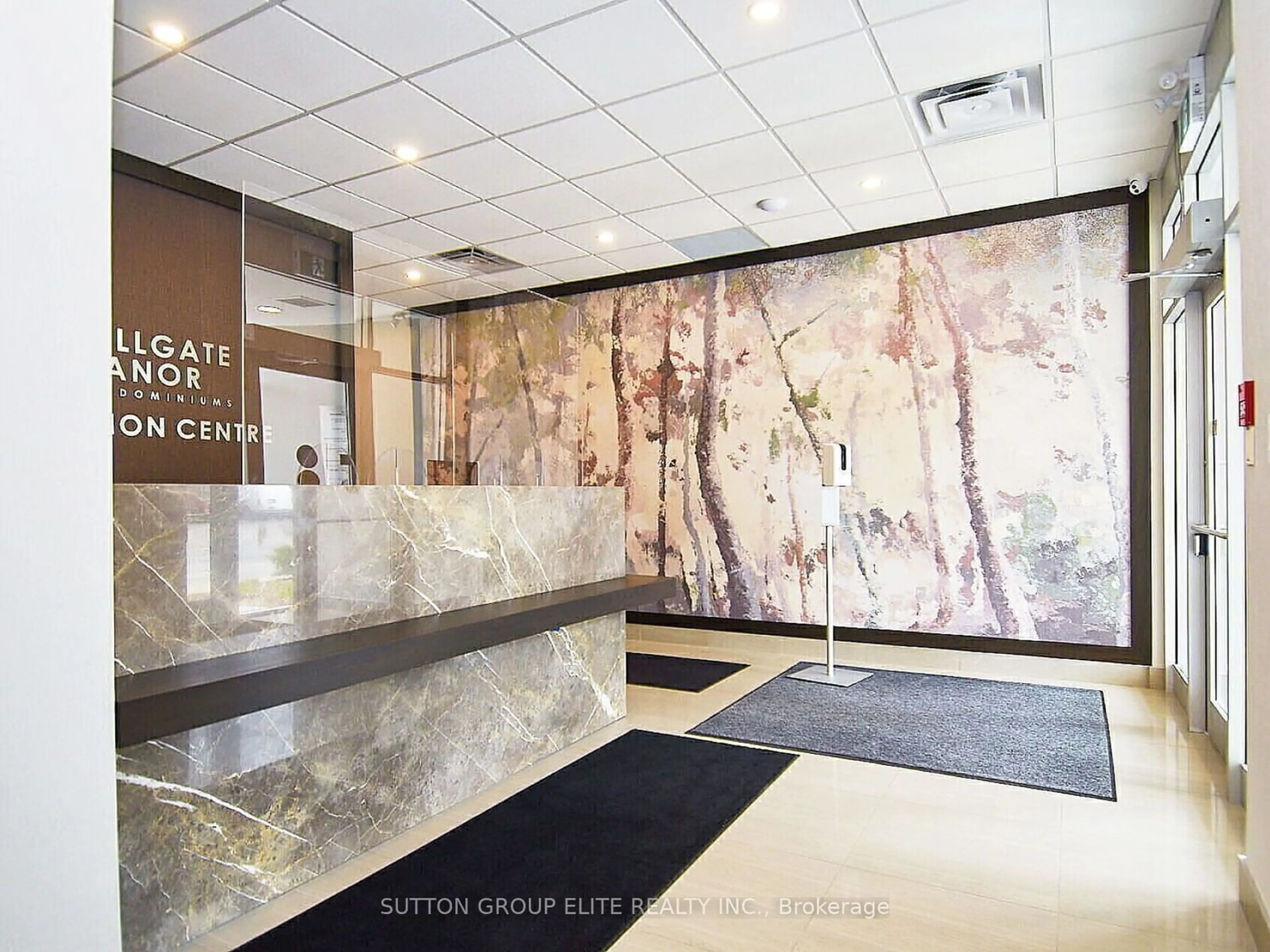 Indoor lobby for 820 Burnhamthorpe Rd #1605, Toronto Ontario M9C 4W2