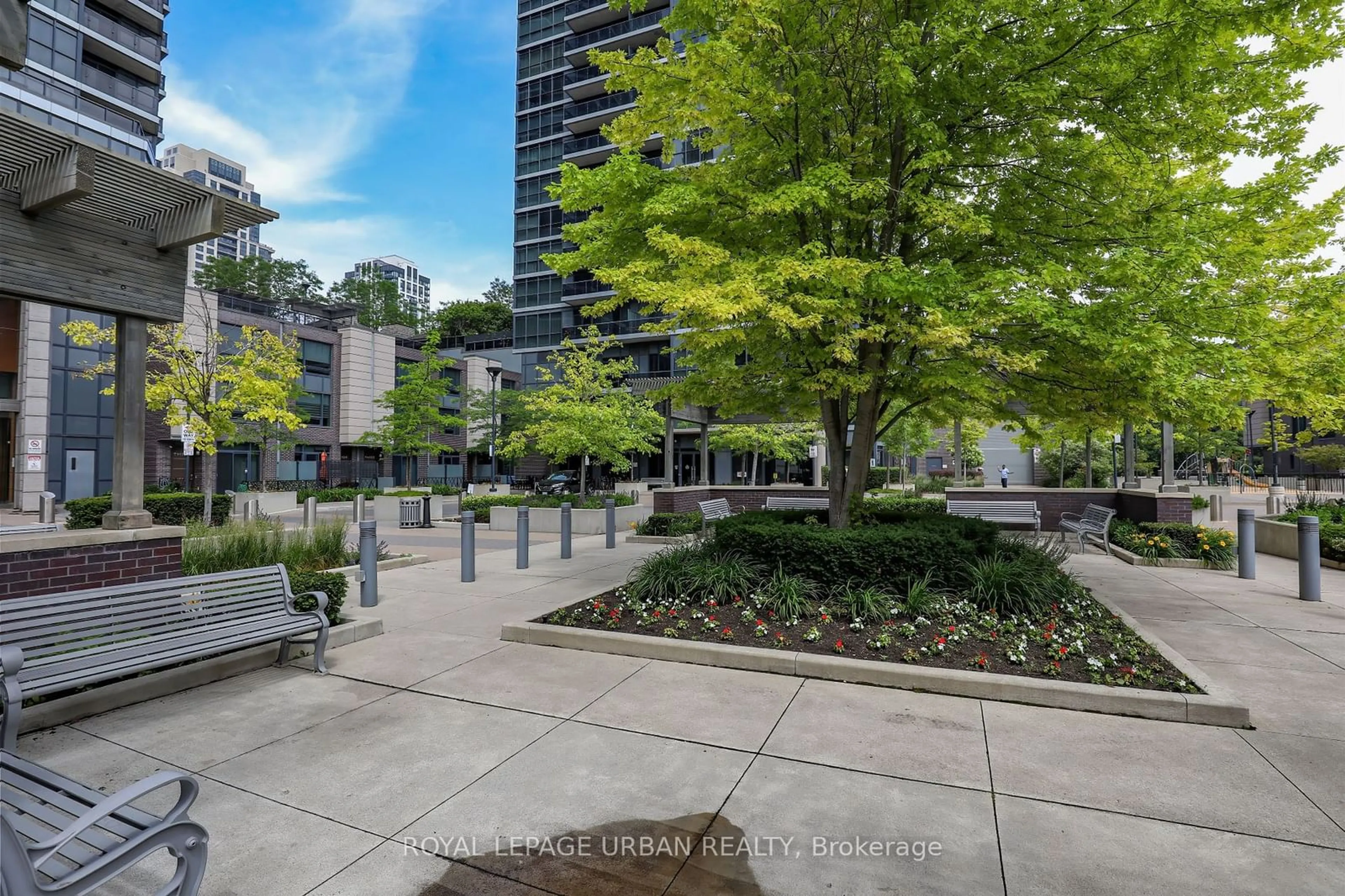 Patio, the street view for 9 Valhalla Inn Rd #1405, Toronto Ontario M9B 1S9