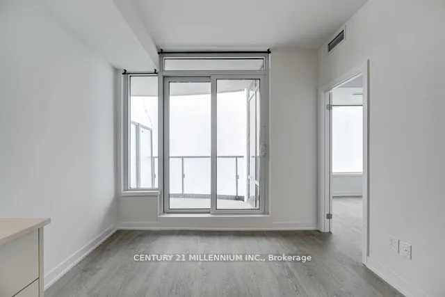 Additional property image - 1926 Lakeshore Blvd Unit 3009