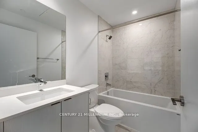 Additional property image - 1926 Lakeshore Blvd Unit 3009