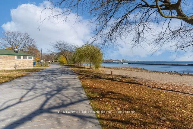 Additional property image - 1926 Lakeshore Blvd Unit 3009
