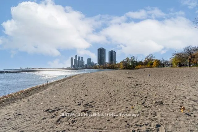 Additional property image - 1926 Lakeshore Blvd Unit 3009