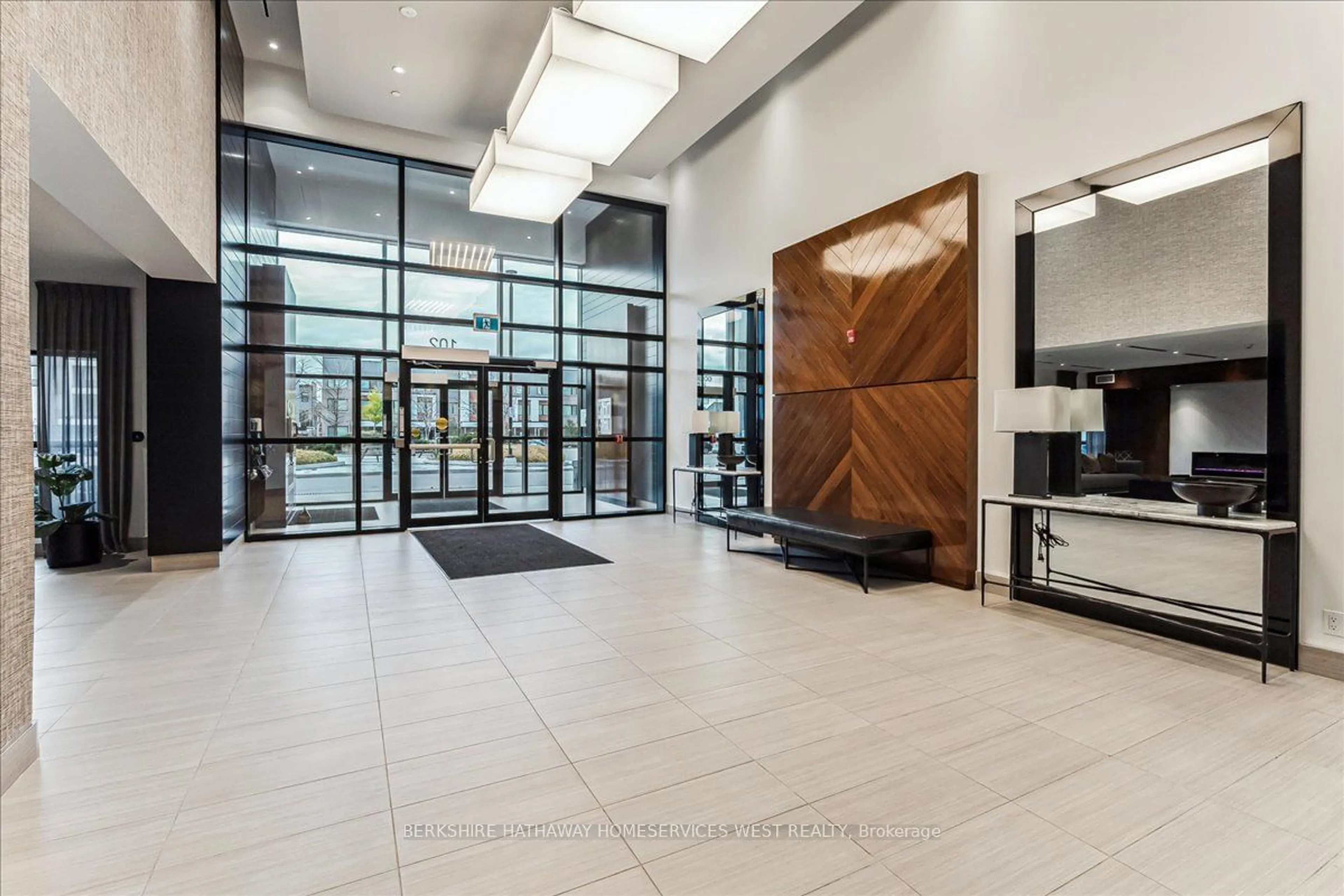 Indoor lobby, wood floors for 102 GROVEWOOD COMMON #535, Oakville Ontario L6H 0X2