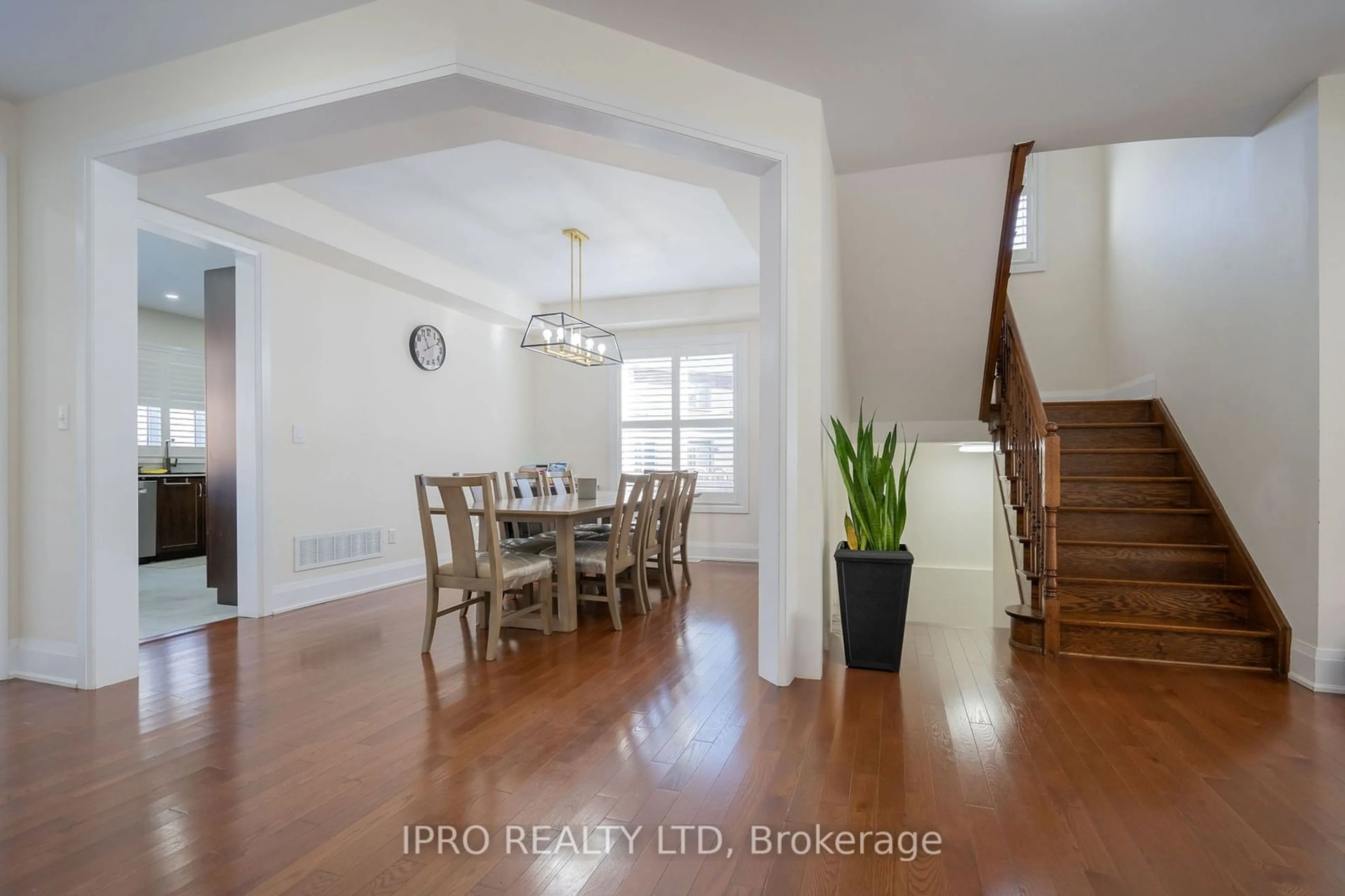 Dining room, wood floors, cottage for 11 Goodsway Tr, Brampton Ontario L7A 4A3