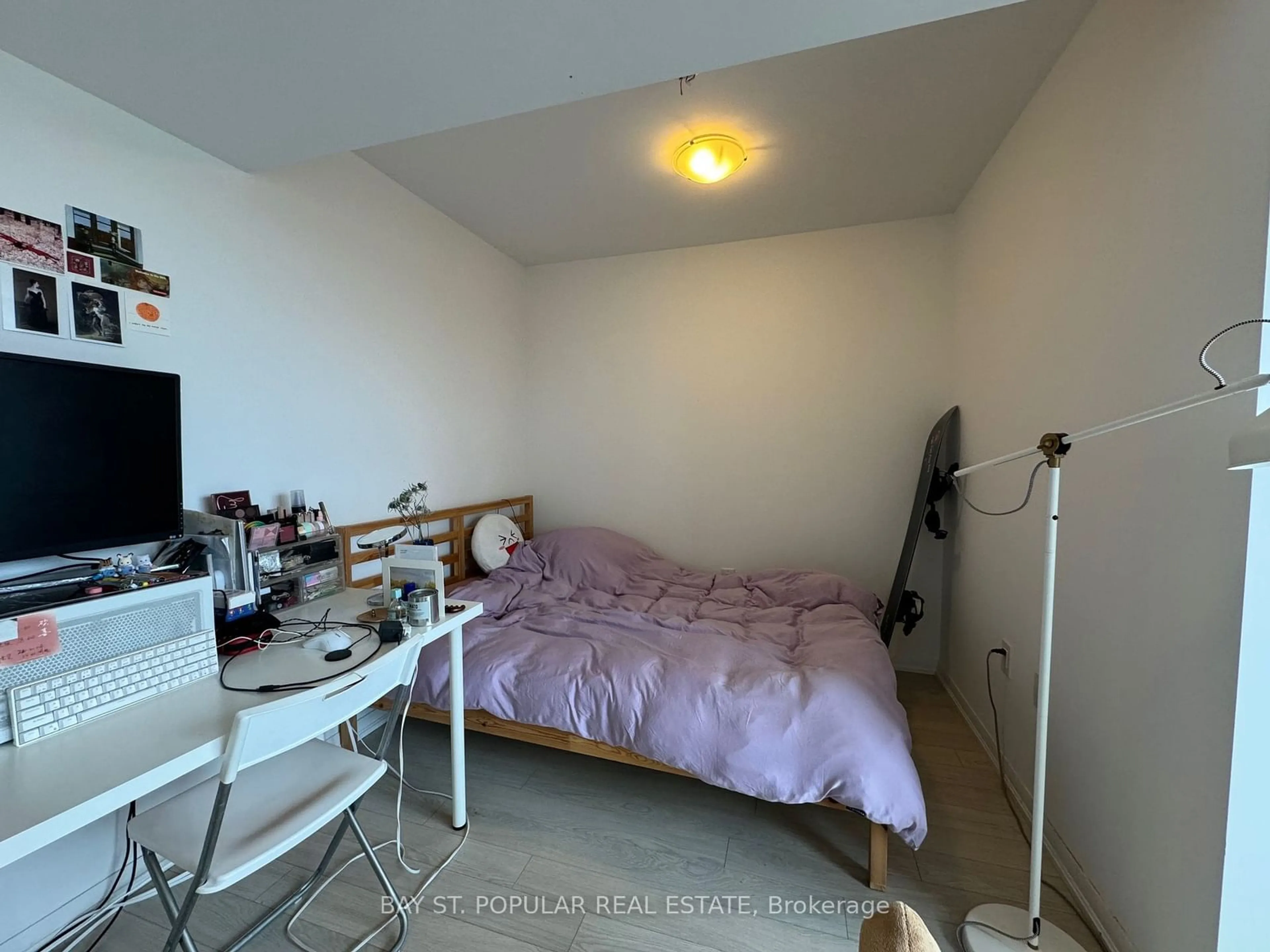 A pic of a room for 3091 Dufferin St #525, Toronto Ontario M6A 0C4