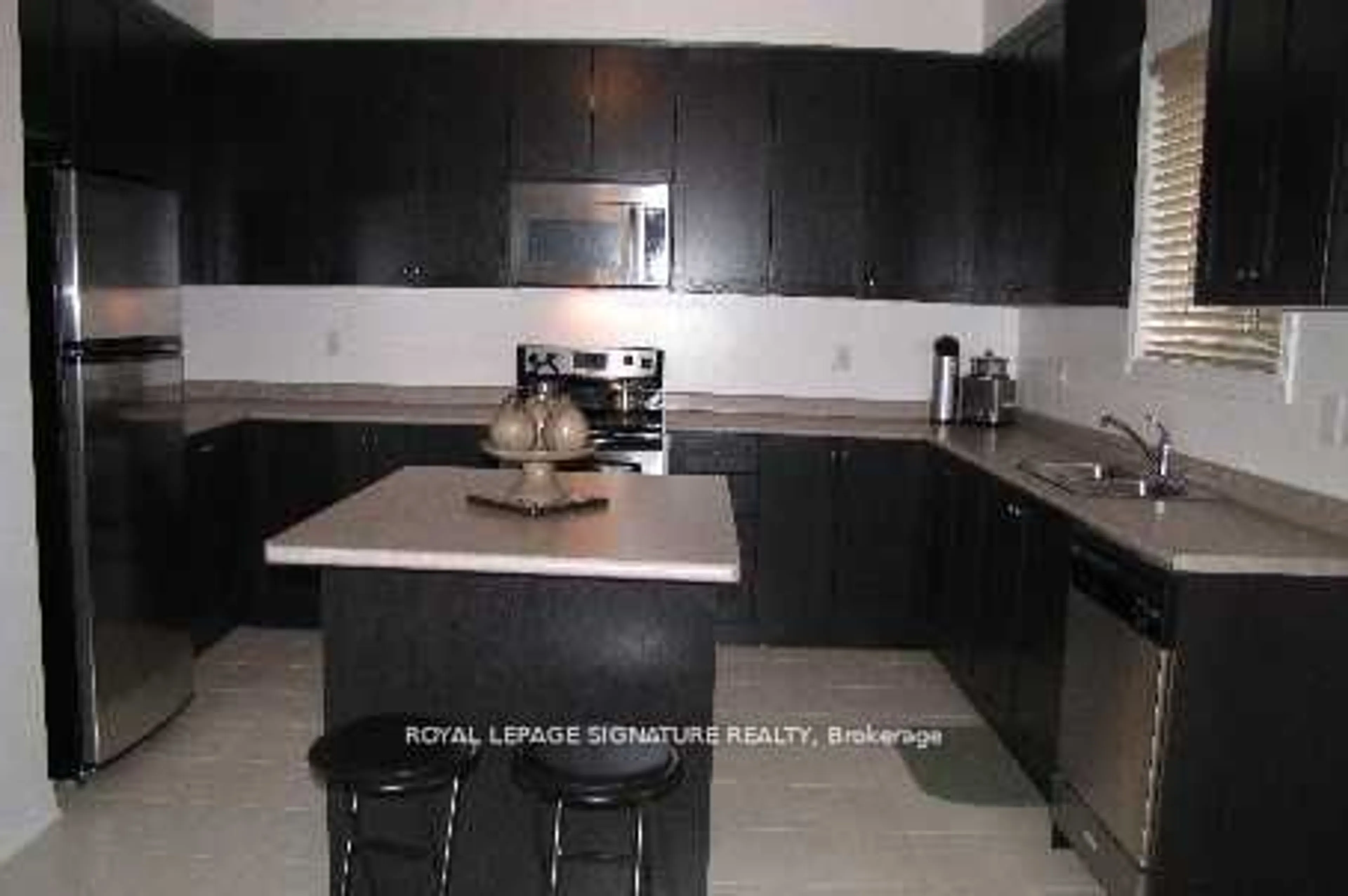 Kitchen, ceramic floors, cottage for 310 Scott Blvd, Milton Ontario L9T 6Z9