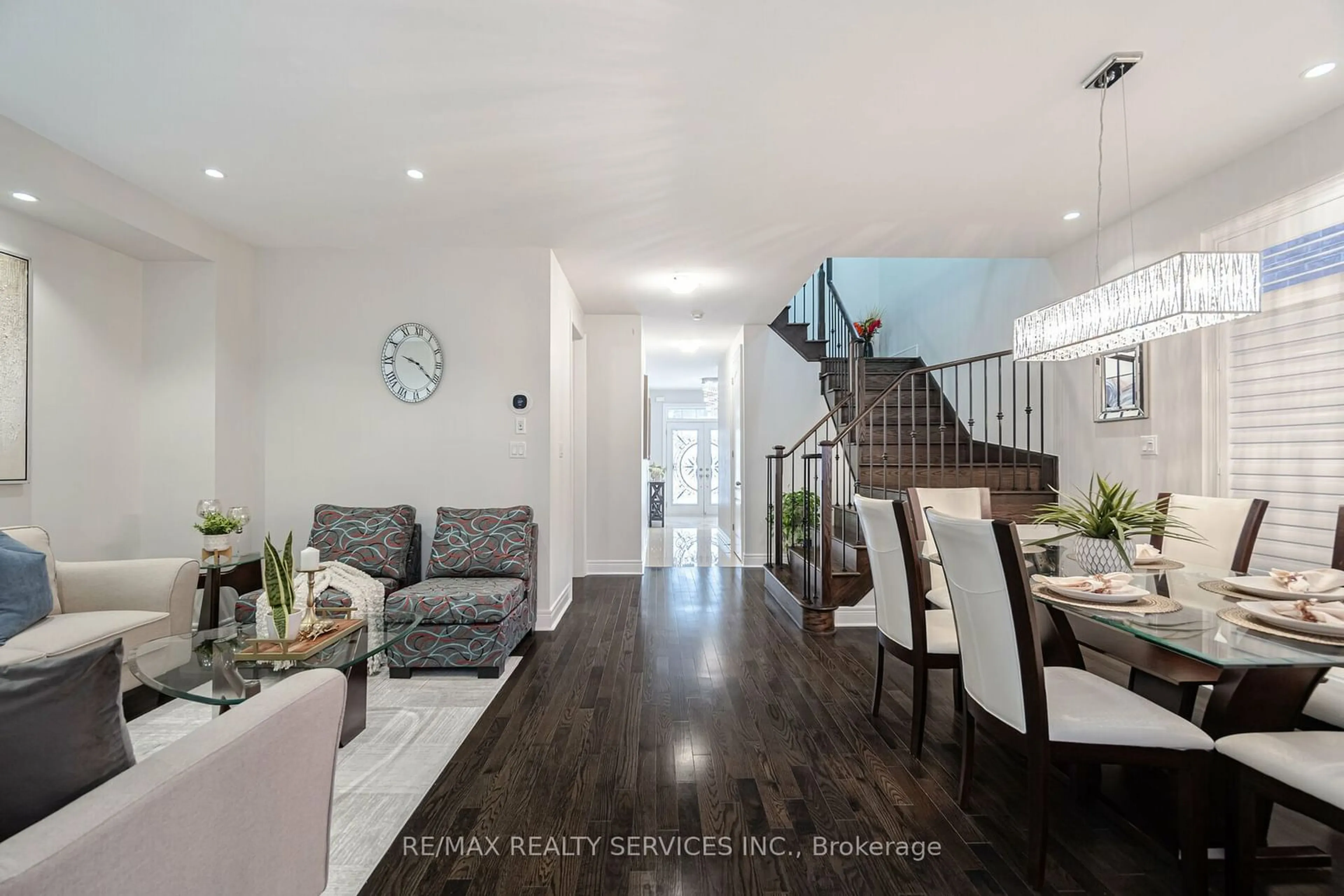 Indoor entryway, wood floors for 58 Andretti Cres, Brampton Ontario L6X 5G6