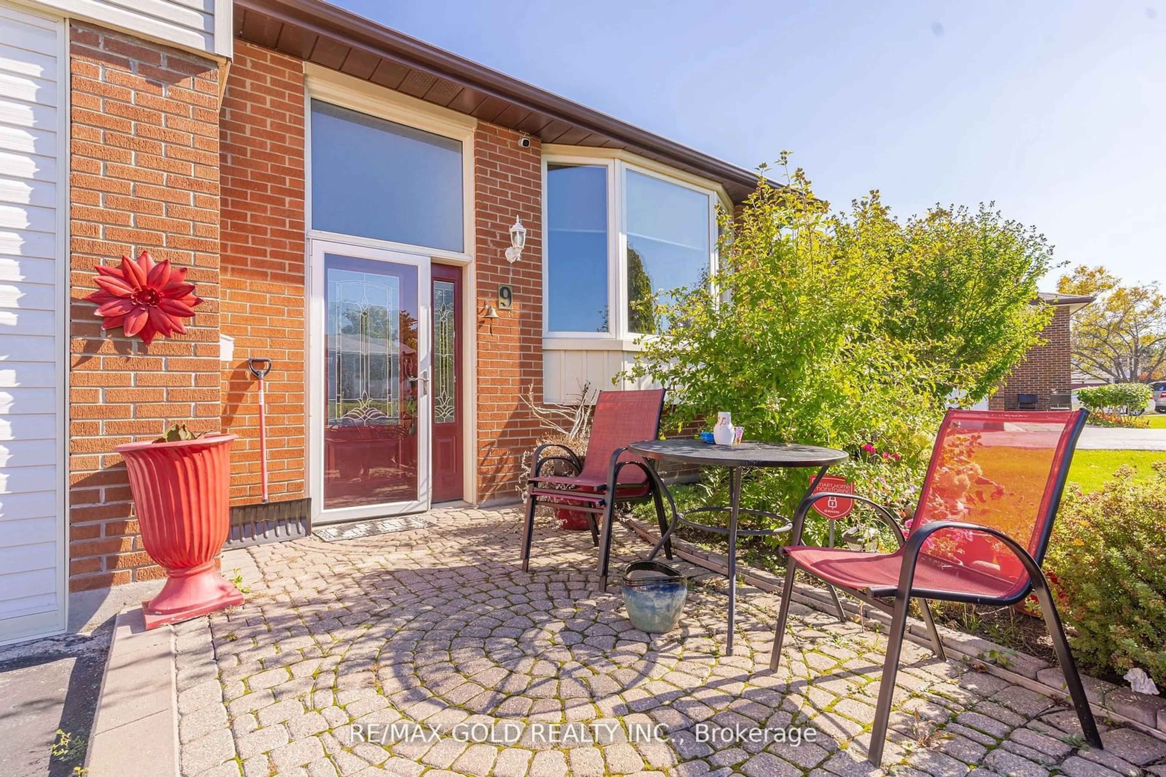 Patio, cottage for 9 Dunster Cres, Brampton Ontario L6T 3J8