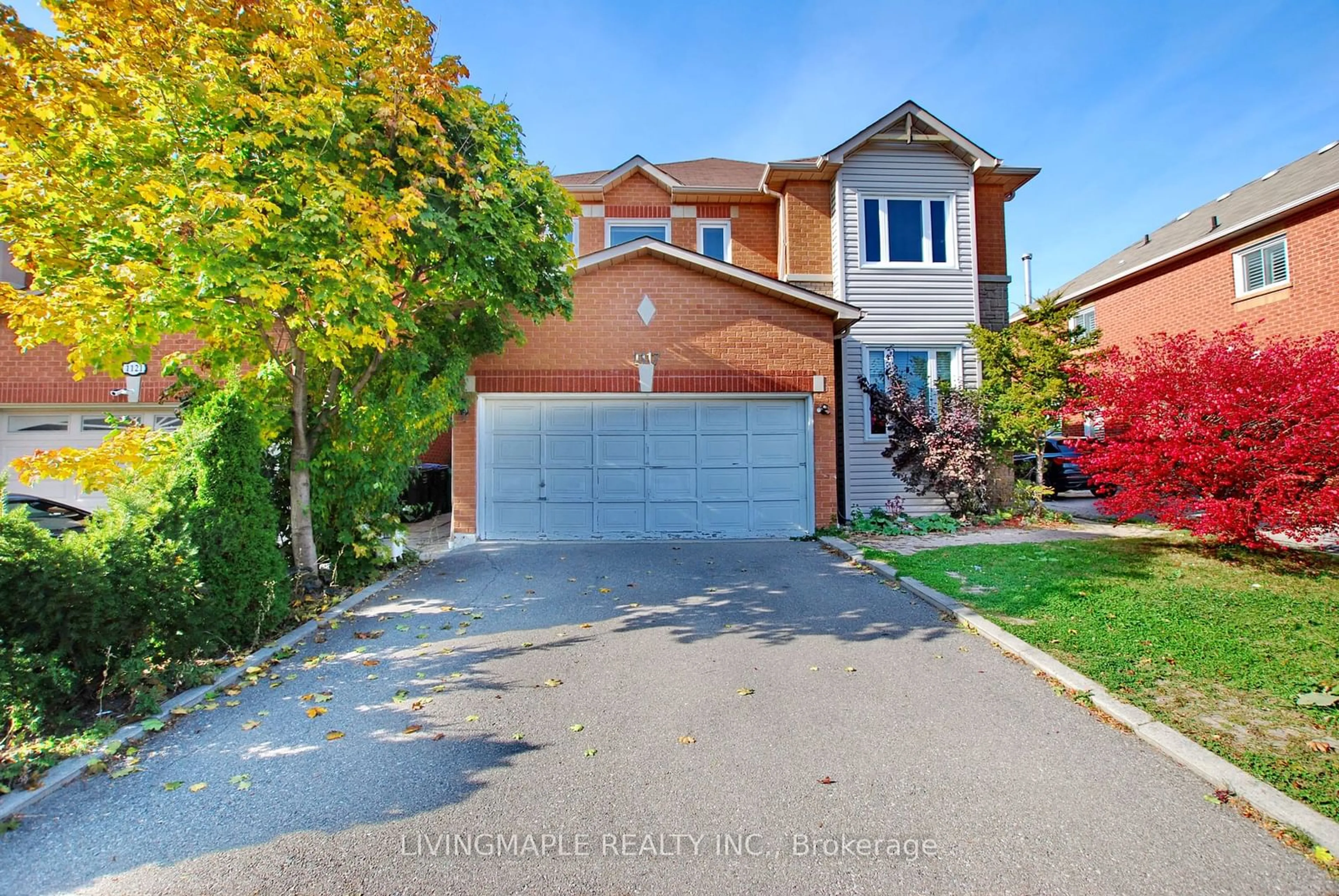 Frontside or backside of a home, the street view for 1117 Vanrose St, Mississauga Ontario L5V 1L1