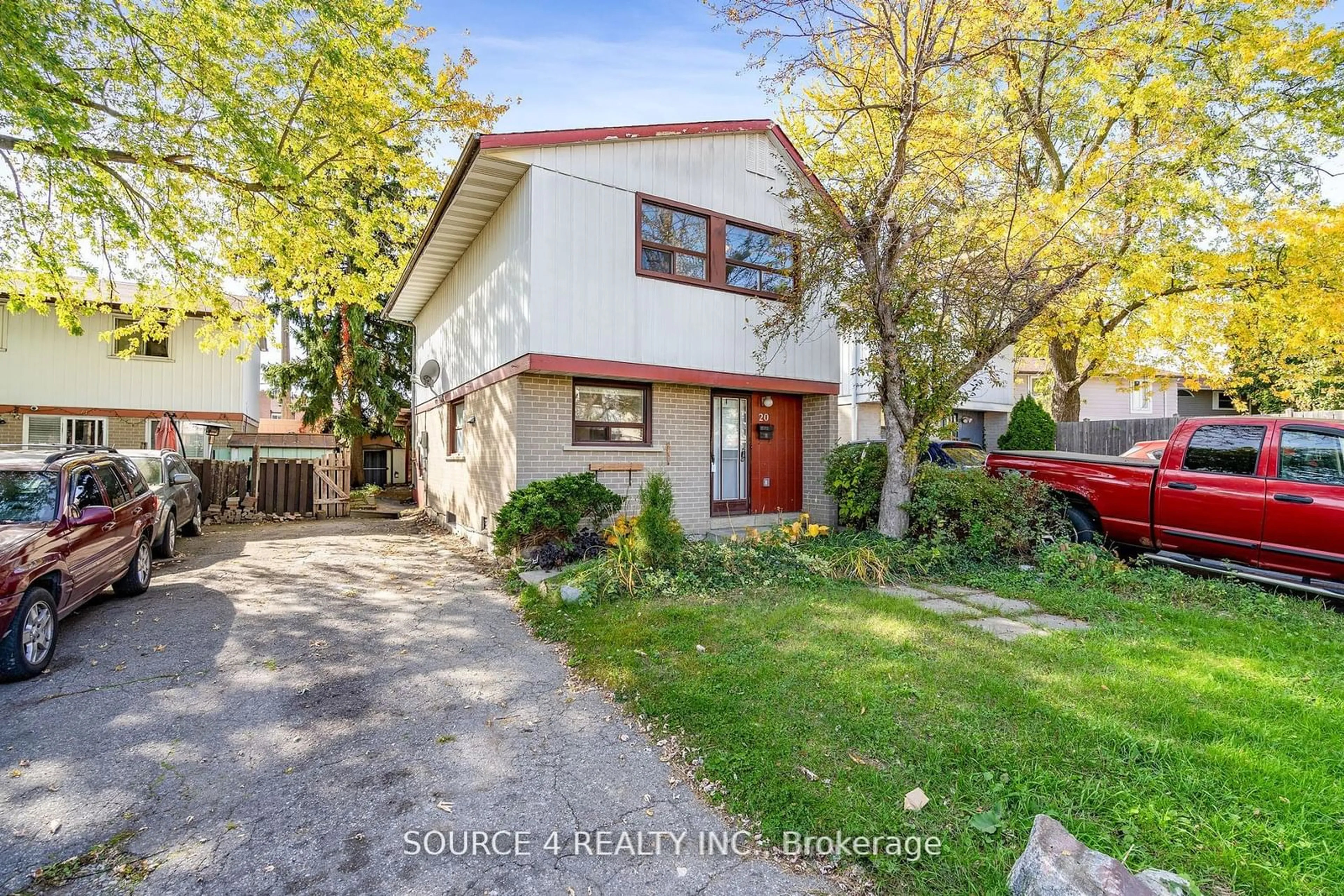 A pic from exterior of the house or condo, the street view for 20 Hillbank Tr, Brampton Ontario L6S 1P6