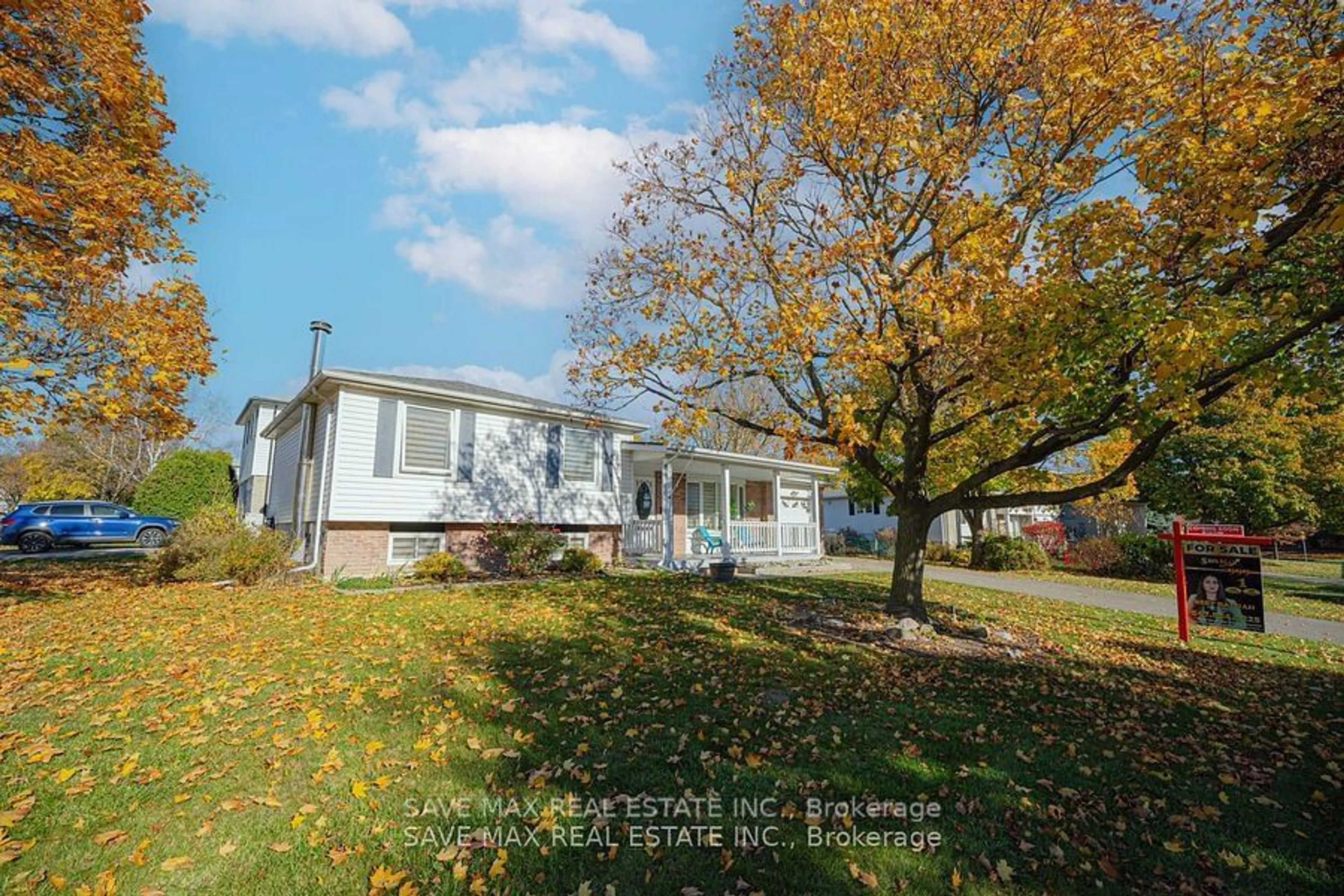 Frontside or backside of a home, cottage for 2 Geneva Cres, Brampton Ontario L6S 1K8