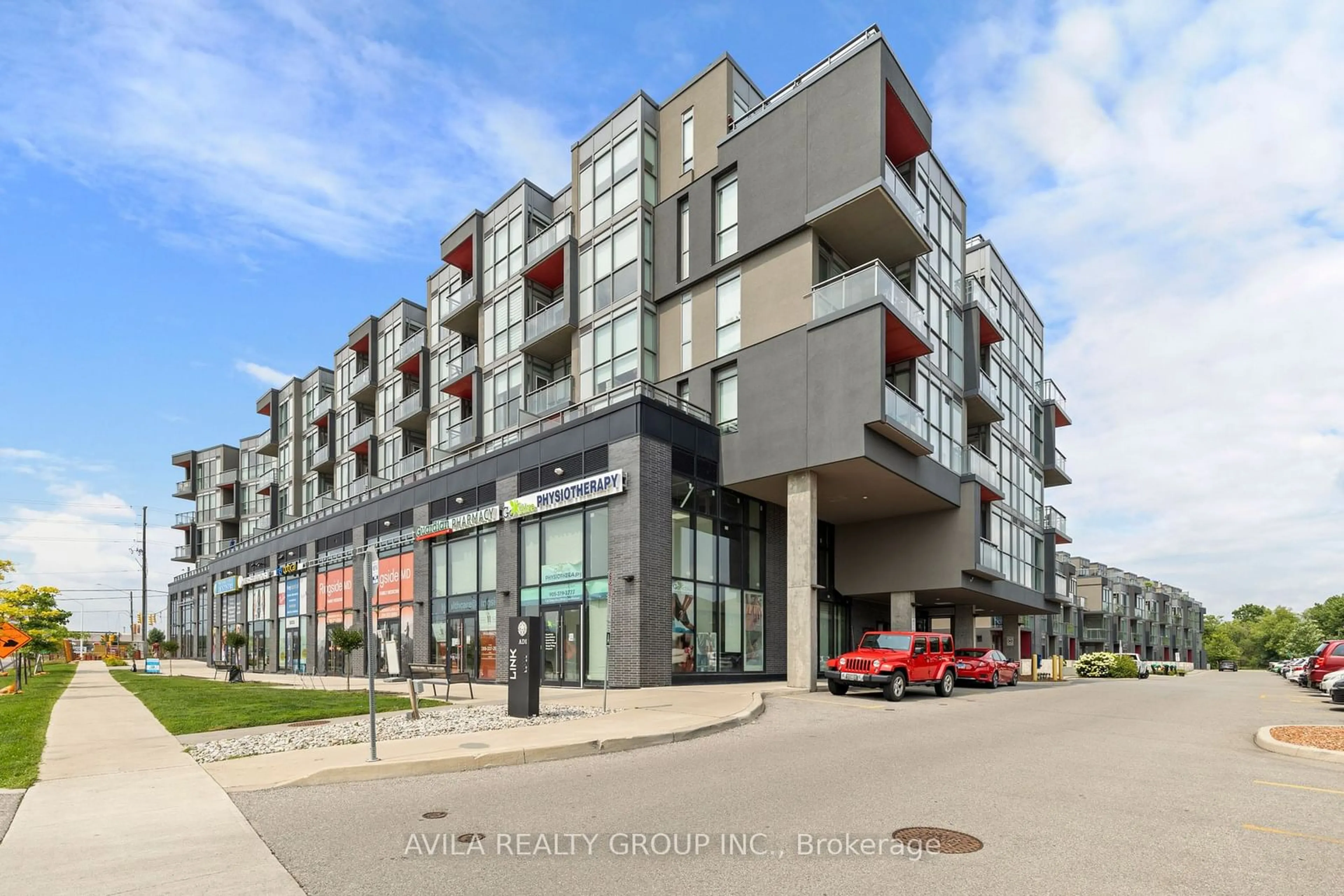 A pic from exterior of the house or condo, the front or back of building for 5220 Dundas St #D420, Burlington Ontario L7L 0J4