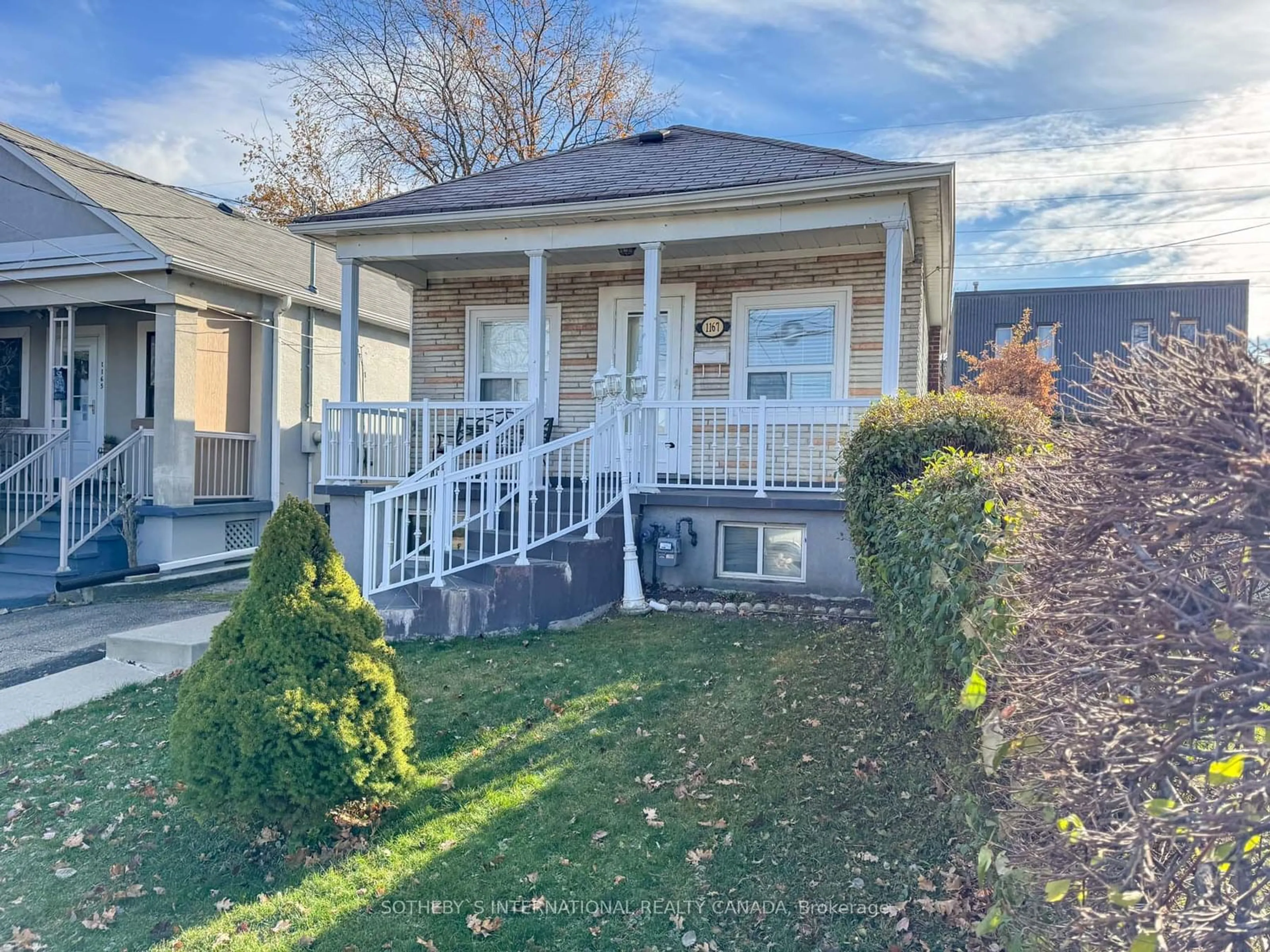 Frontside or backside of a home, cottage for 1167 Roselawn Ave, Toronto Ontario M6B 1C5