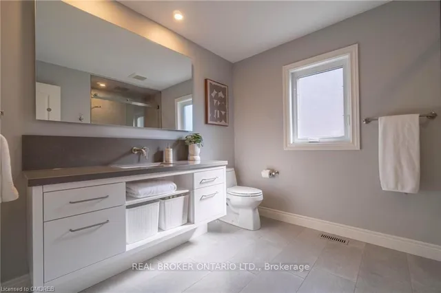 Additional property image - 1621 Bayshire Dr