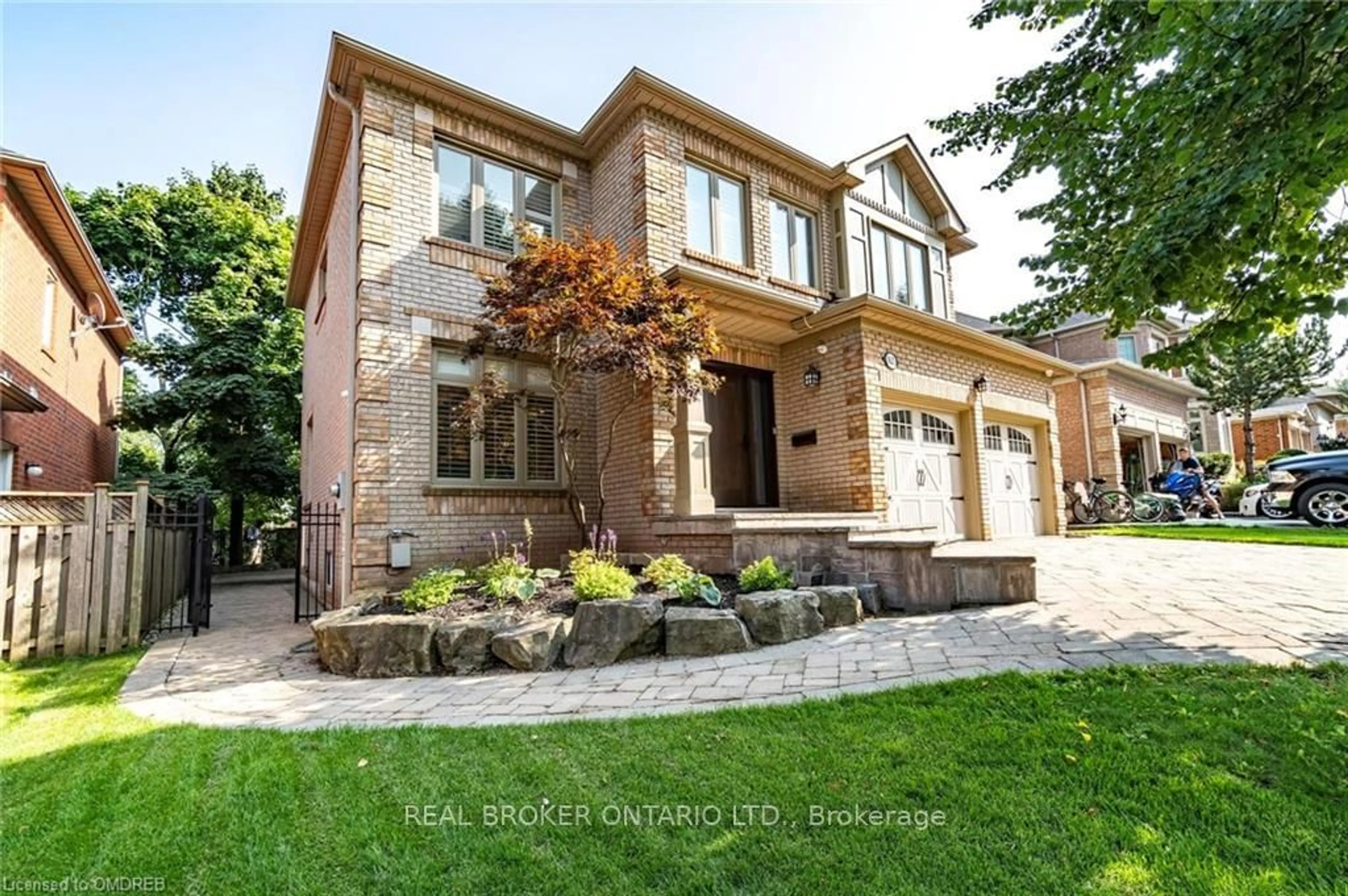 Home with brick exterior material for 1621 Bayshire Dr, Oakville Ontario L6H 6E4