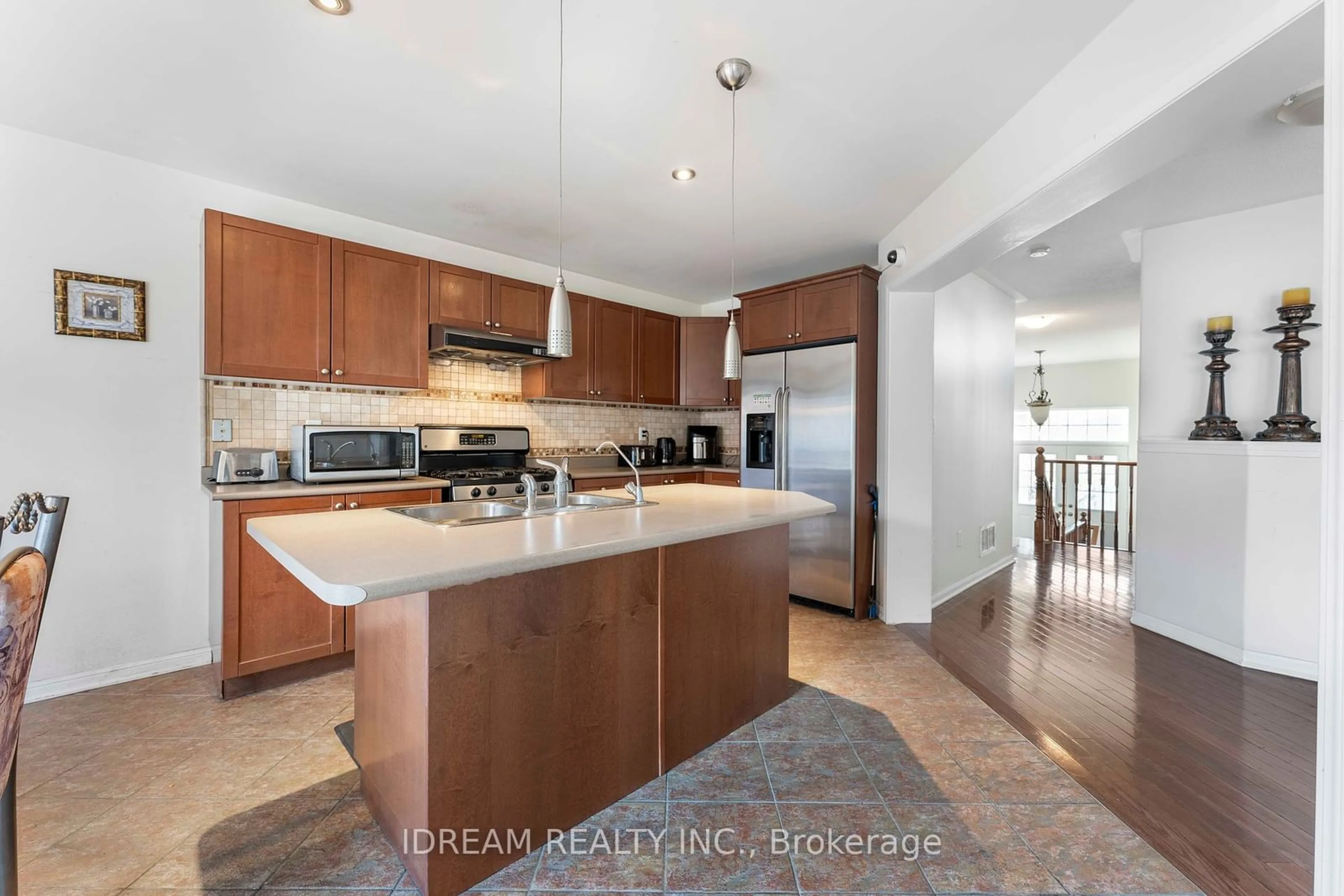 Open concept kitchen, ceramic/tile floor for 3175 Bunkerhill Pl, Burlington Ontario L7M 0C4