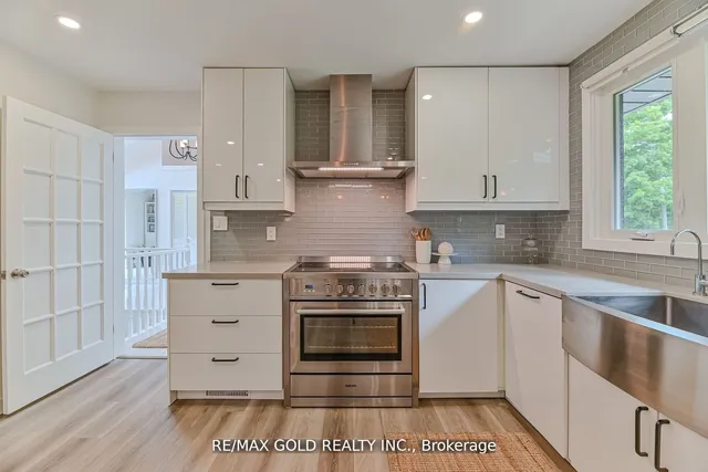 Additional property image - 2285 Kilbride St