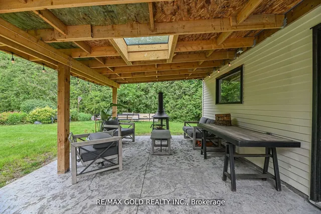 Additional property image - 2285 Kilbride St