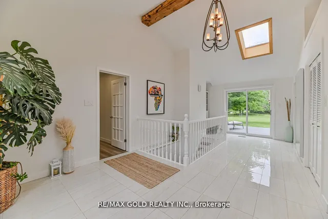 Additional property image - 2285 Kilbride St