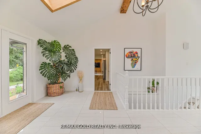Additional property image - 2285 Kilbride St