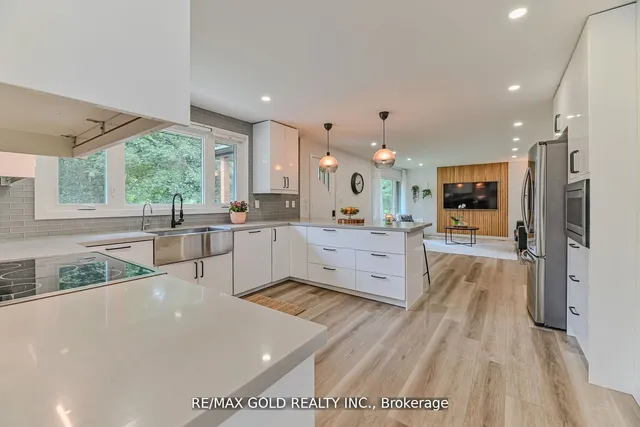 Additional property image - 2285 Kilbride St