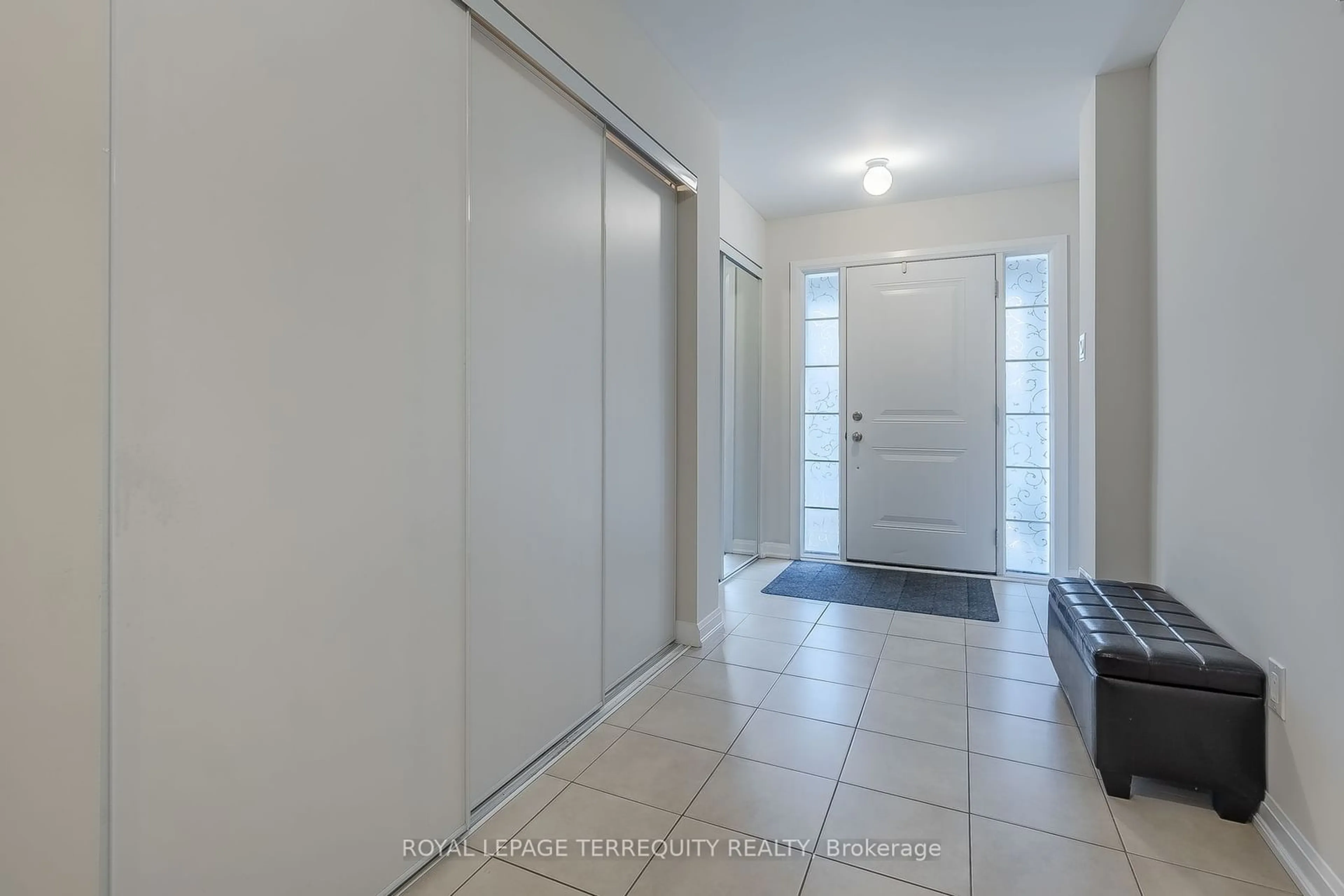 Indoor entryway, not visible floor for 165 Hampshire Way #38, Milton Ontario L9T 8M7