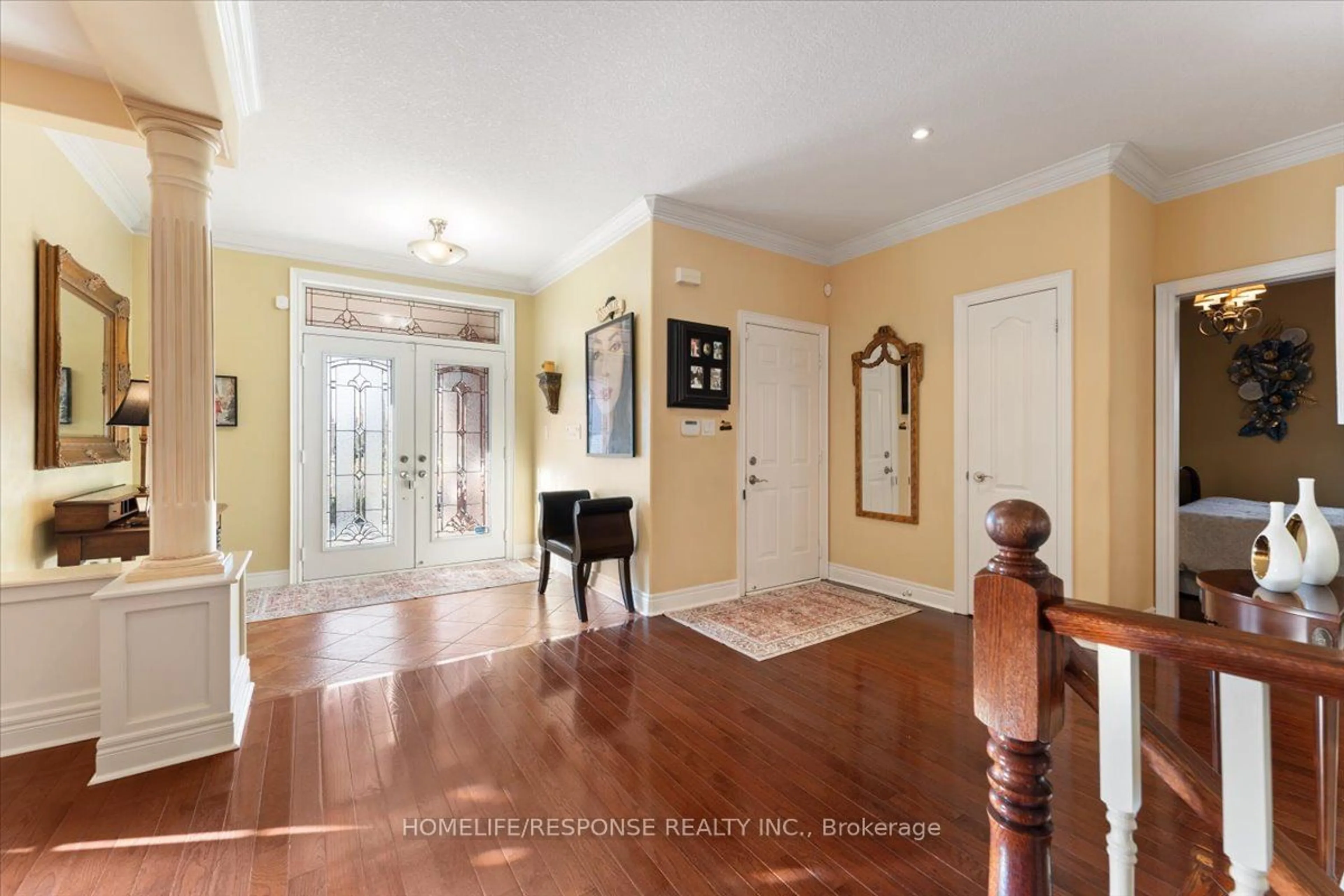 Indoor entryway, wood floors for 17 McNutt St, Brampton Ontario L6Y 5L3