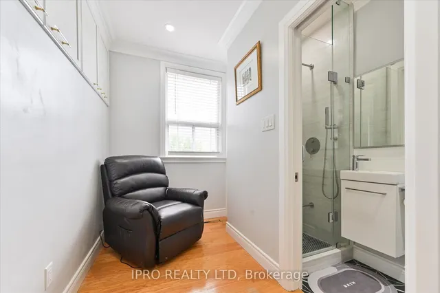 Additional property image - 135 Downsview Ave