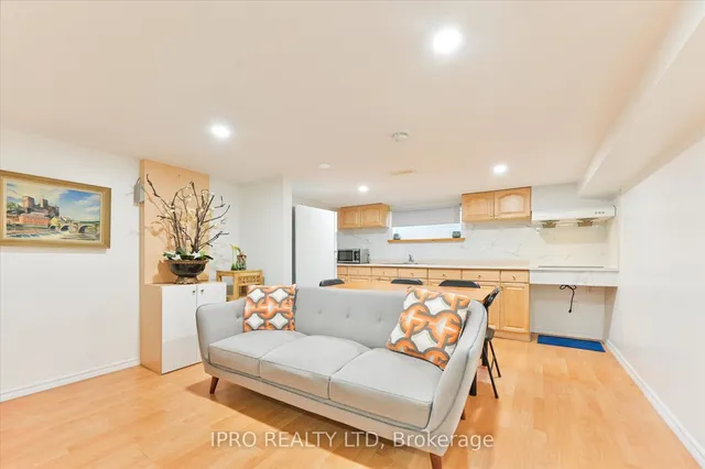 Additional property image - 135 Downsview Ave