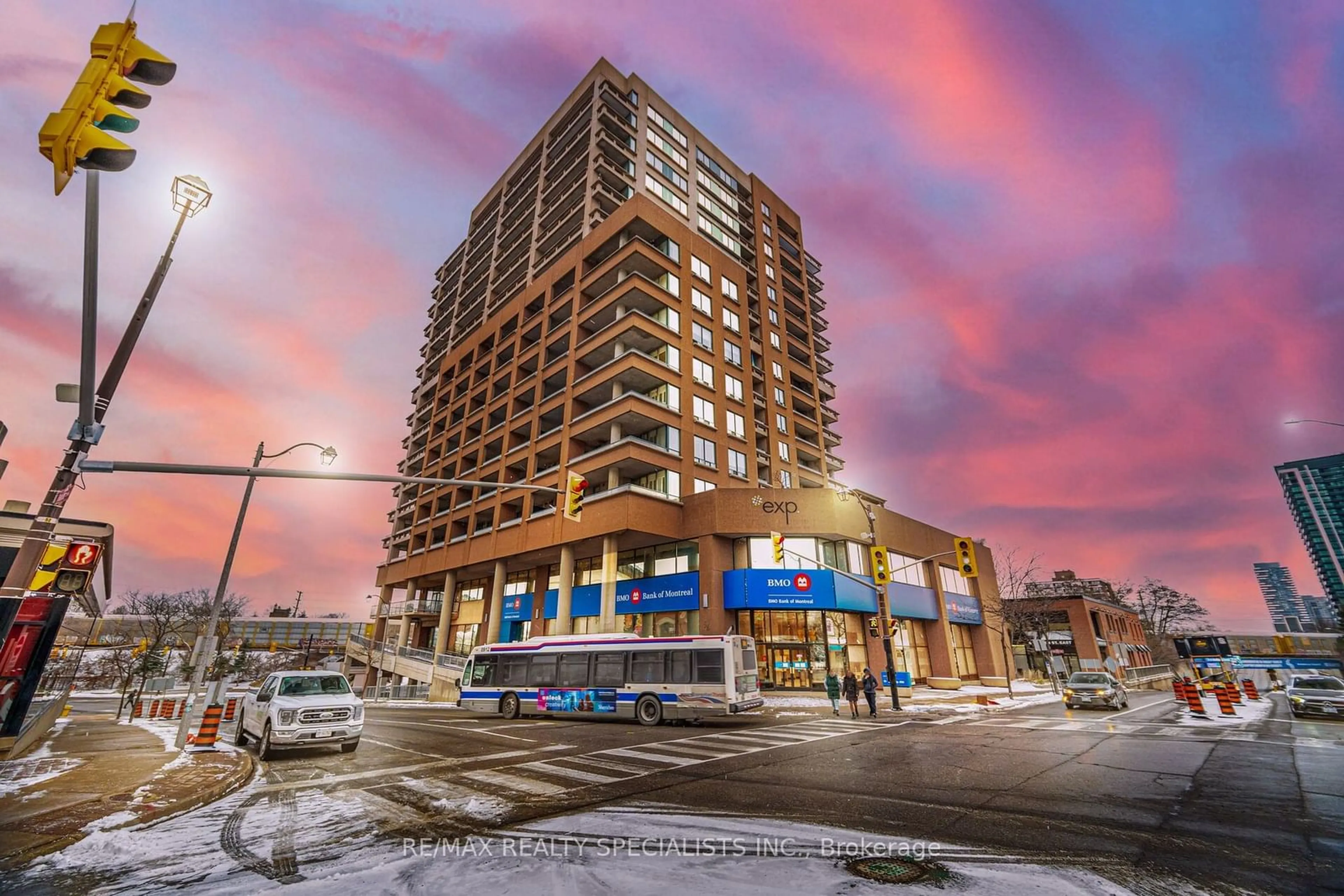 A pic from exterior of the house or condo, the front or back of building for 1 Belvedere Crt #909, Brampton Ontario L6V 4M6