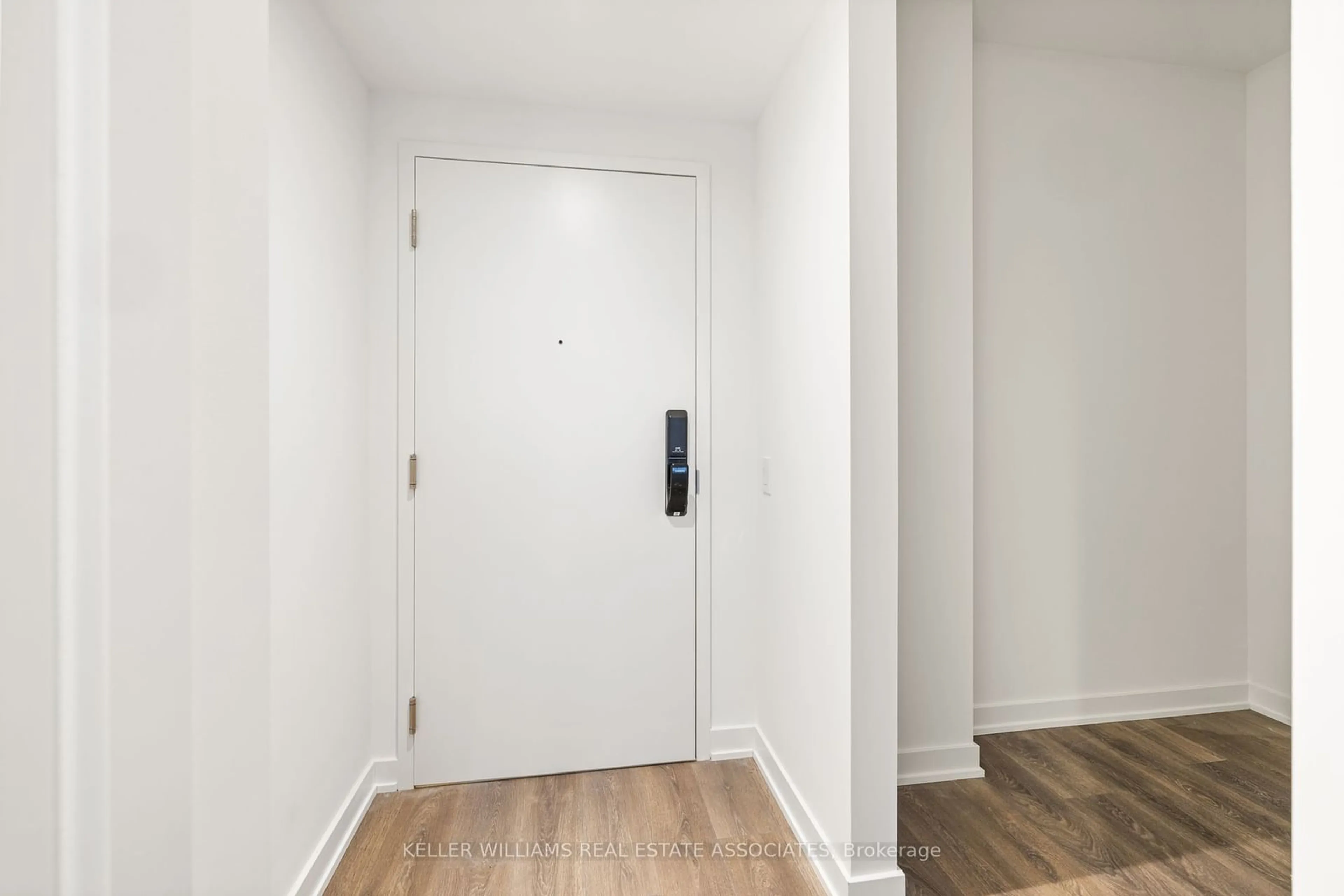 Indoor entryway, not visible floor for 28 Ann St #307, Mississauga Ontario M3C 0H5