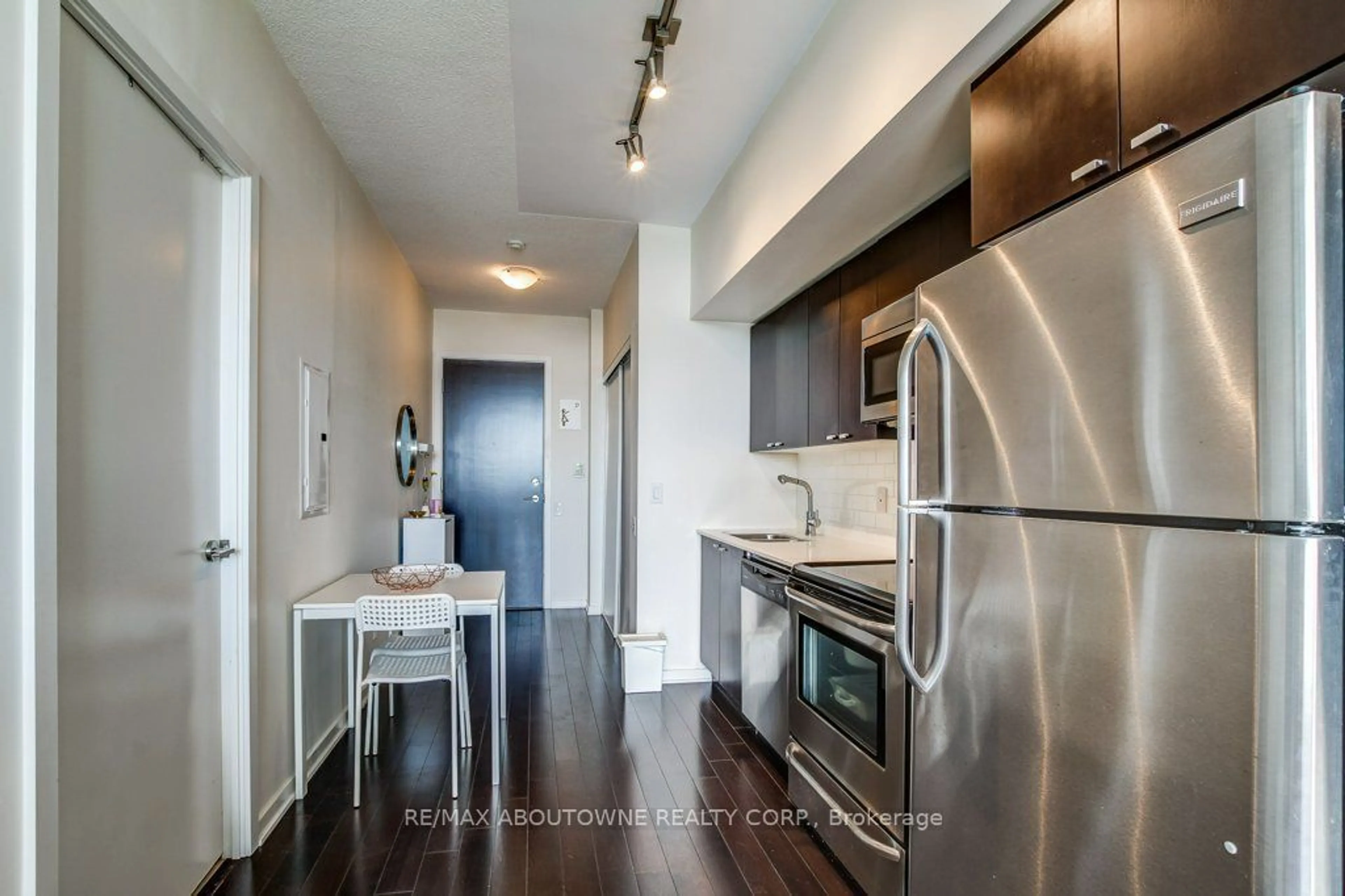 Standard kitchen, wood floors for 105 The Queens Way #1508, Toronto Ontario M6S 5B5