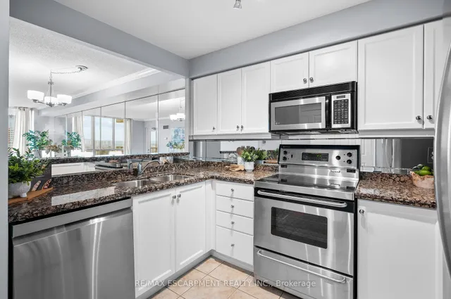 Additional property image - 442 Maple Ave Unit 1103