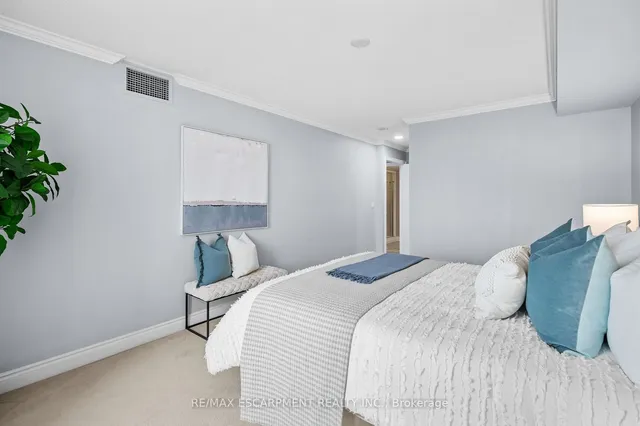 Additional property image - 442 Maple Ave Unit 1103