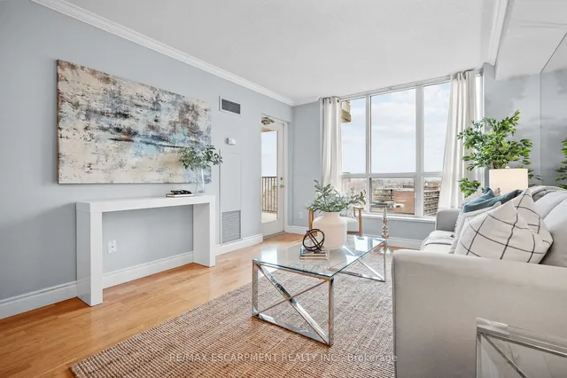 Additional property image - 442 Maple Ave Unit 1103