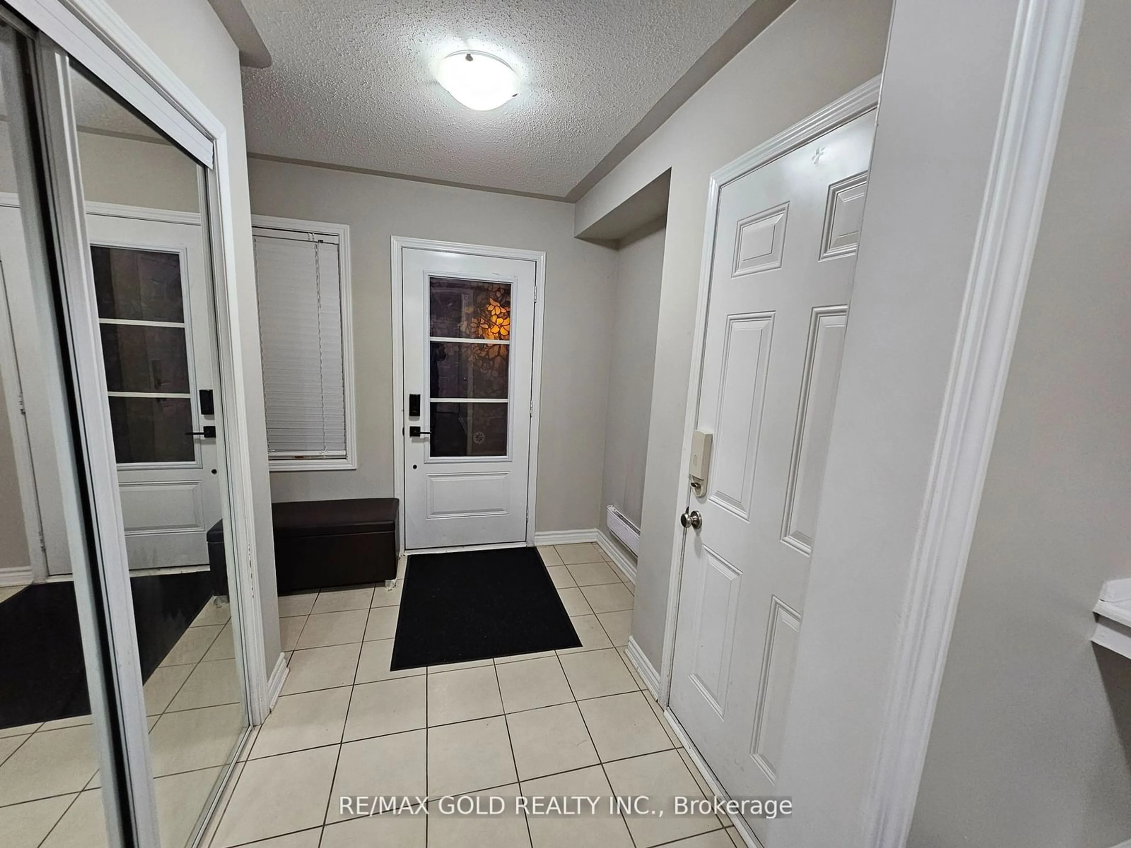 Indoor entryway, not visible floor for 94 Baycliffe Cres, Brampton Ontario L7A 3Z4