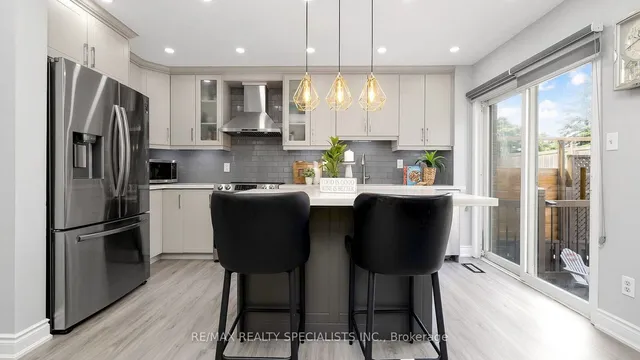 Additional property image - 48 Ridgefield Crt