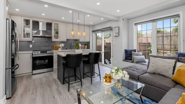 Additional property image - 48 Ridgefield Crt
