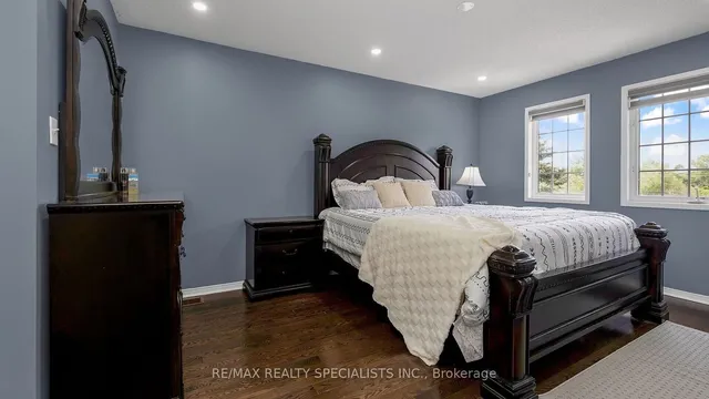 Additional property image - 48 Ridgefield Crt