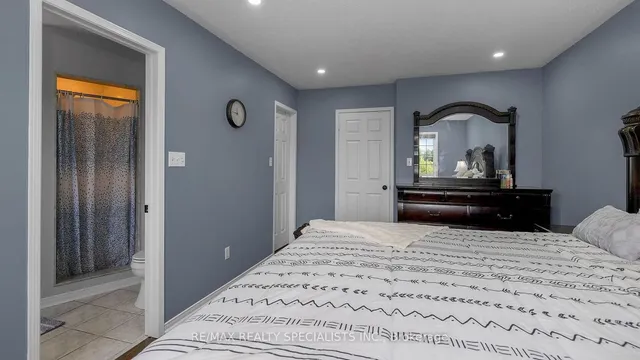 Additional property image - 48 Ridgefield Crt