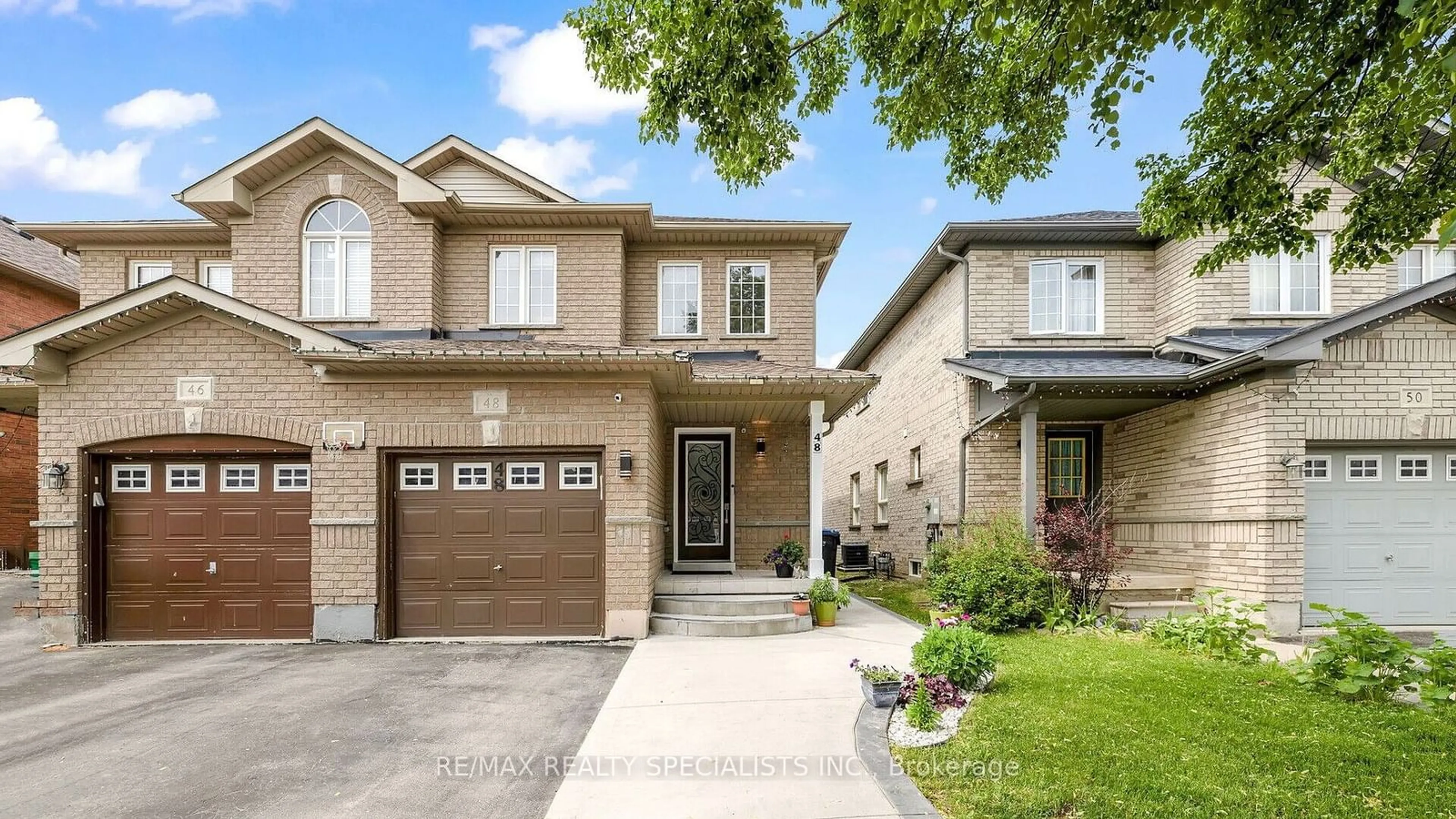 Frontside or backside of a home, cottage for 48 Ridgefield Crt, Brampton Ontario L6P 1B4