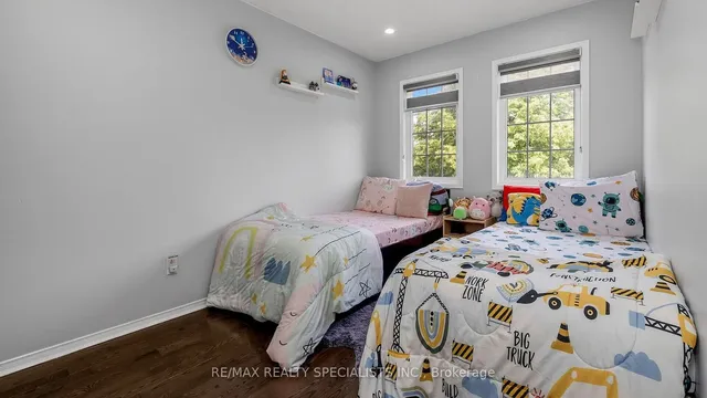Additional property image - 48 Ridgefield Crt