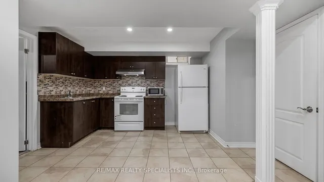 Additional property image - 48 Ridgefield Crt