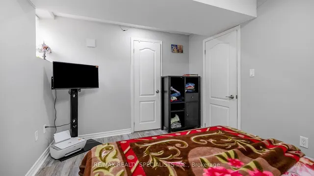 Additional property image - 48 Ridgefield Crt