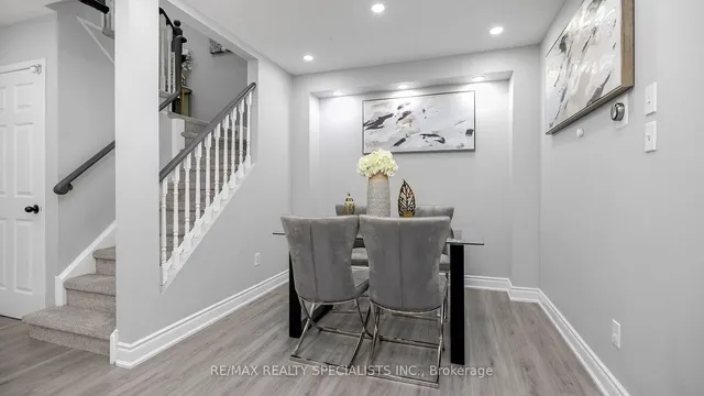 Additional property image - 48 Ridgefield Crt