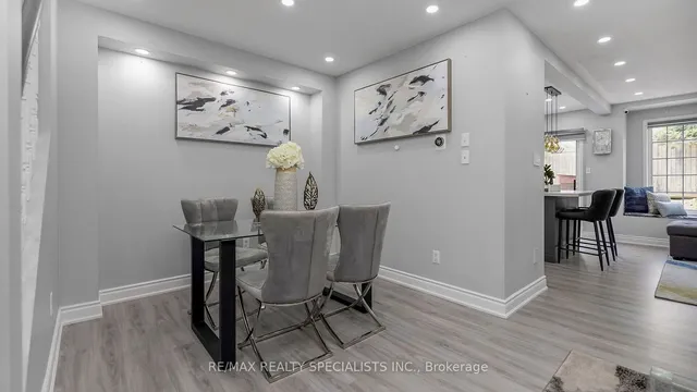 Additional property image - 48 Ridgefield Crt