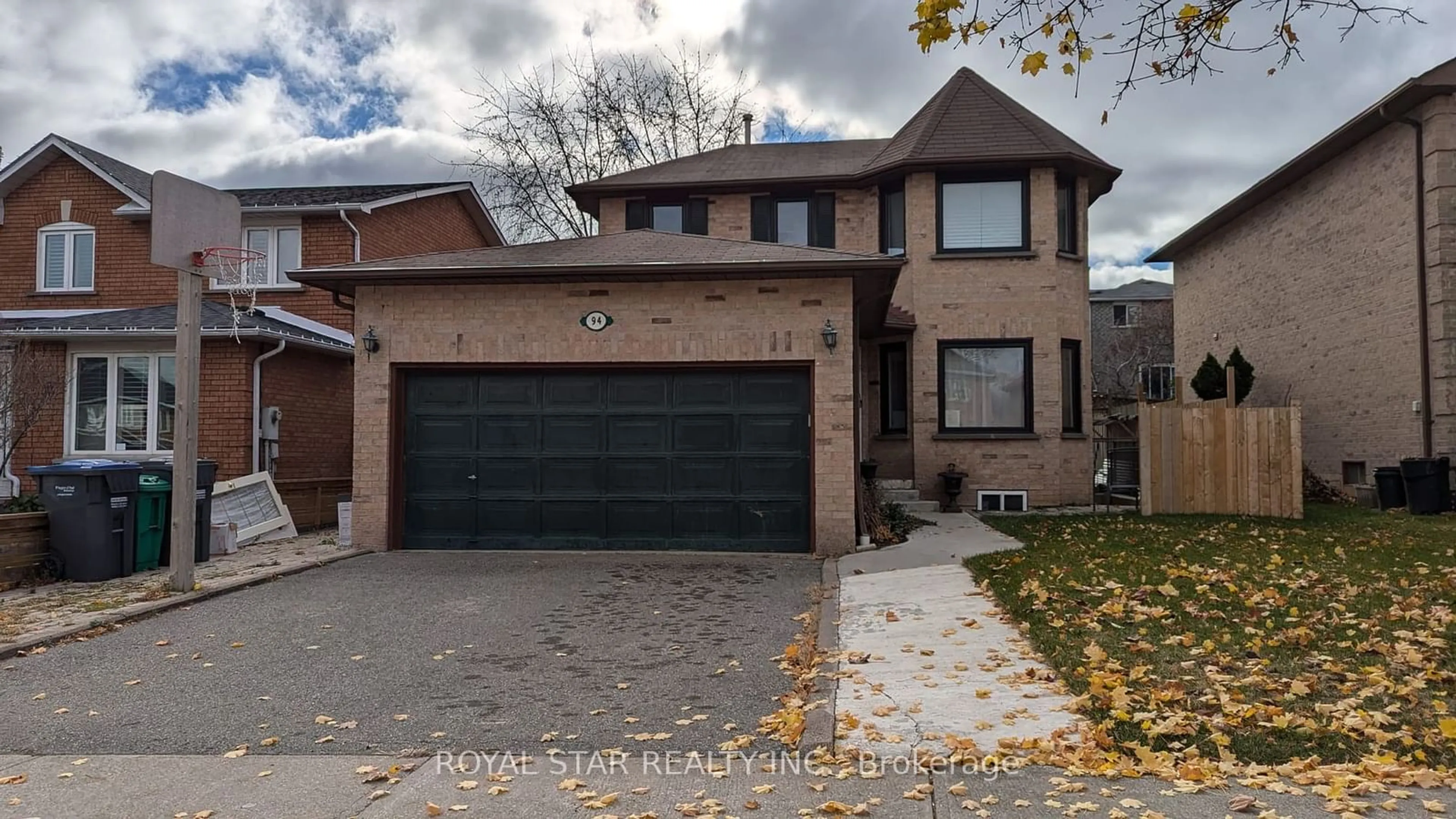 Home with brick exterior material for 94 Sunforest Dr, Brampton Ontario L6Z 4B2