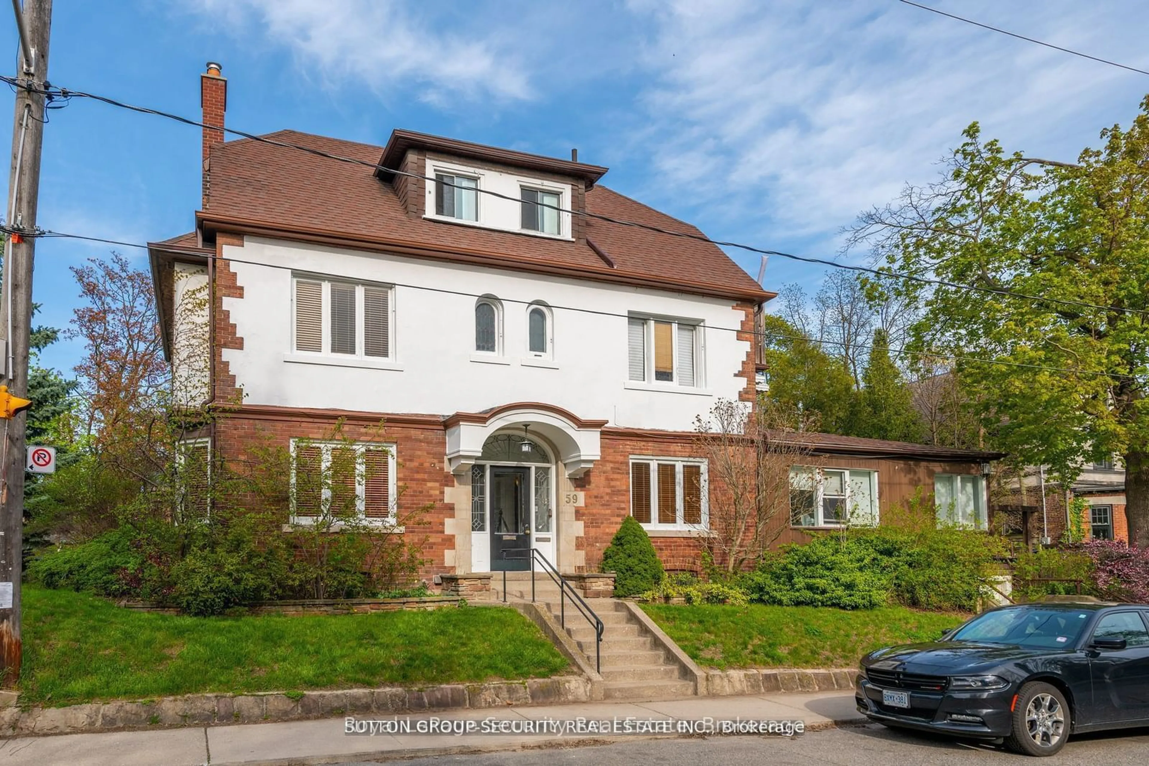 A pic from exterior of the house or condo, the front or back of building for 59 Indian Grve, Toronto Ontario M6R 2Y1