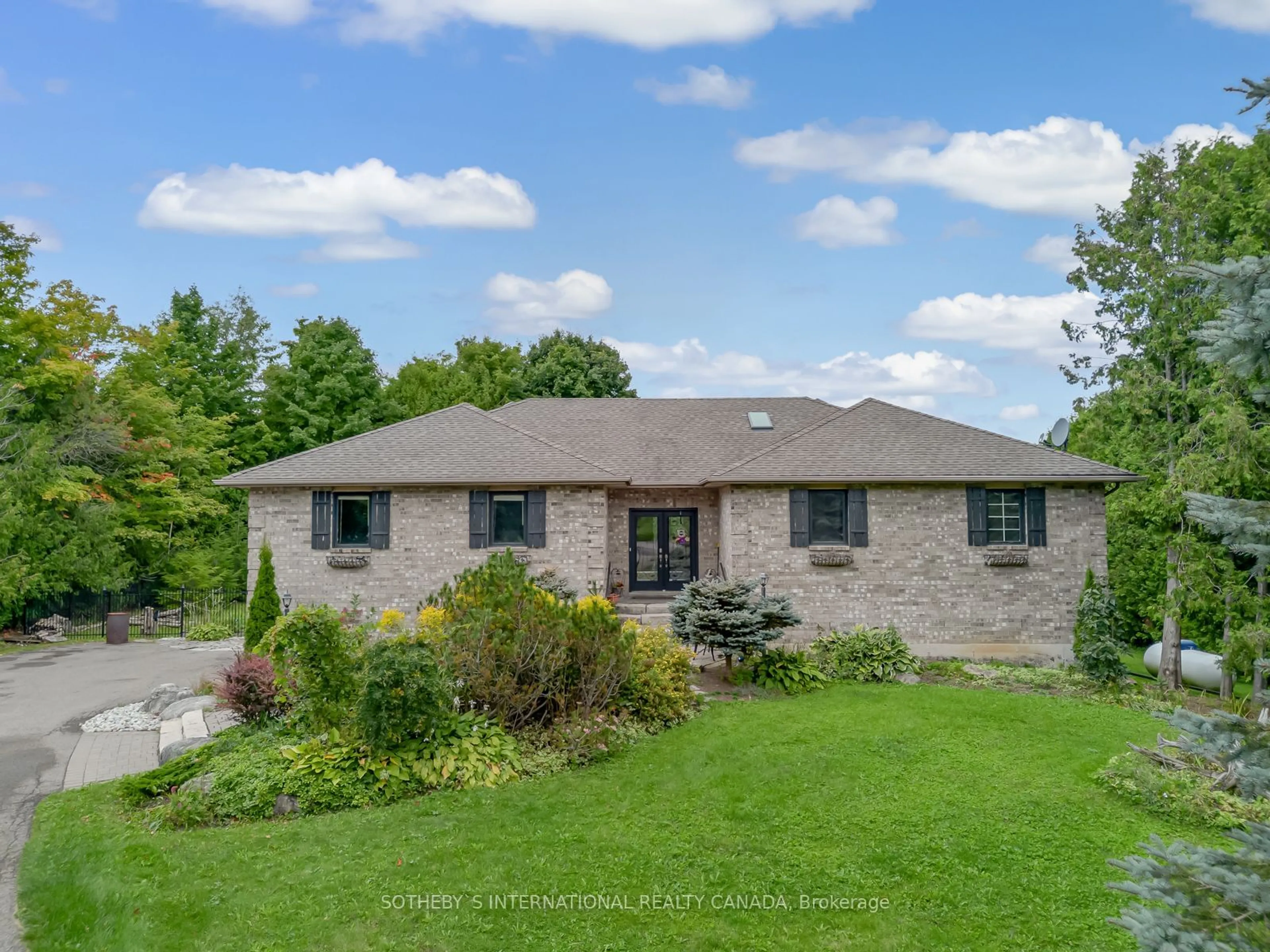 Frontside or backside of a home, cottage for 19 Mcconachie Cres, Caledon Ontario L7K 0B9