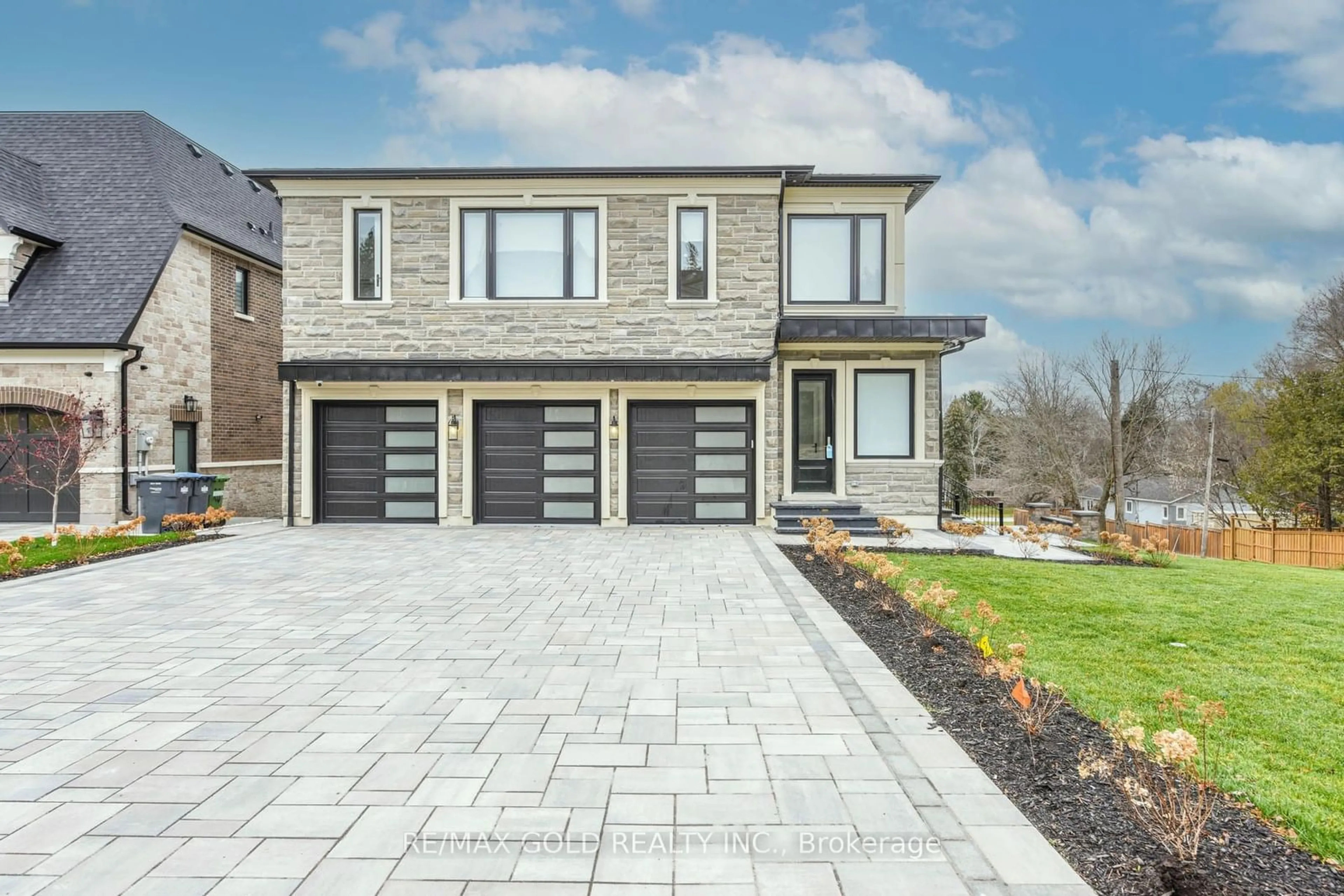 Home with brick exterior material for 15A Marion St, Caledon Ontario L7C 1K8